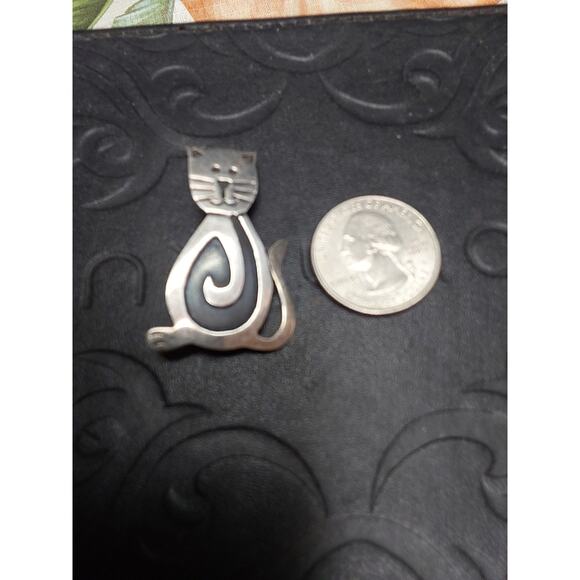 Vintage Cat Brooch Lapel Pin 1 1/2" x 1" wide 5.5 grams Sterling Silver - Picture 1 of 5
